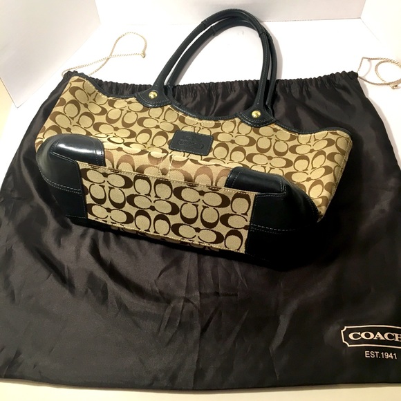 Coach Handbags - Vintage Authentic Coach Purse;Signature canvas with black trim